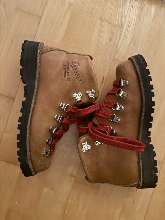 Danner Shoes - Danner Mountain Light Cascade LT Hiking Boots Brown Leather Red Laces M 6.5